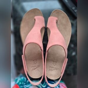 Dansko Women's Coral Suede Sandals Sz 41 Brand New. Never Warn